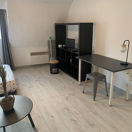 Апартаменти Joli Studio Avec Garage Prive Тарб Екстер'єр фото